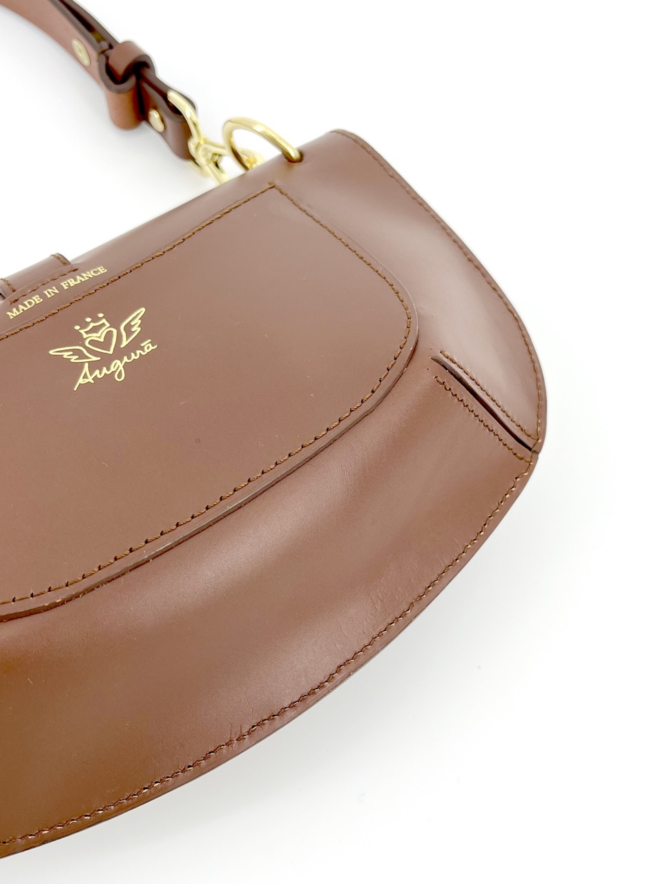 sac a rabat en cuir a bandoulière made in france, creation française