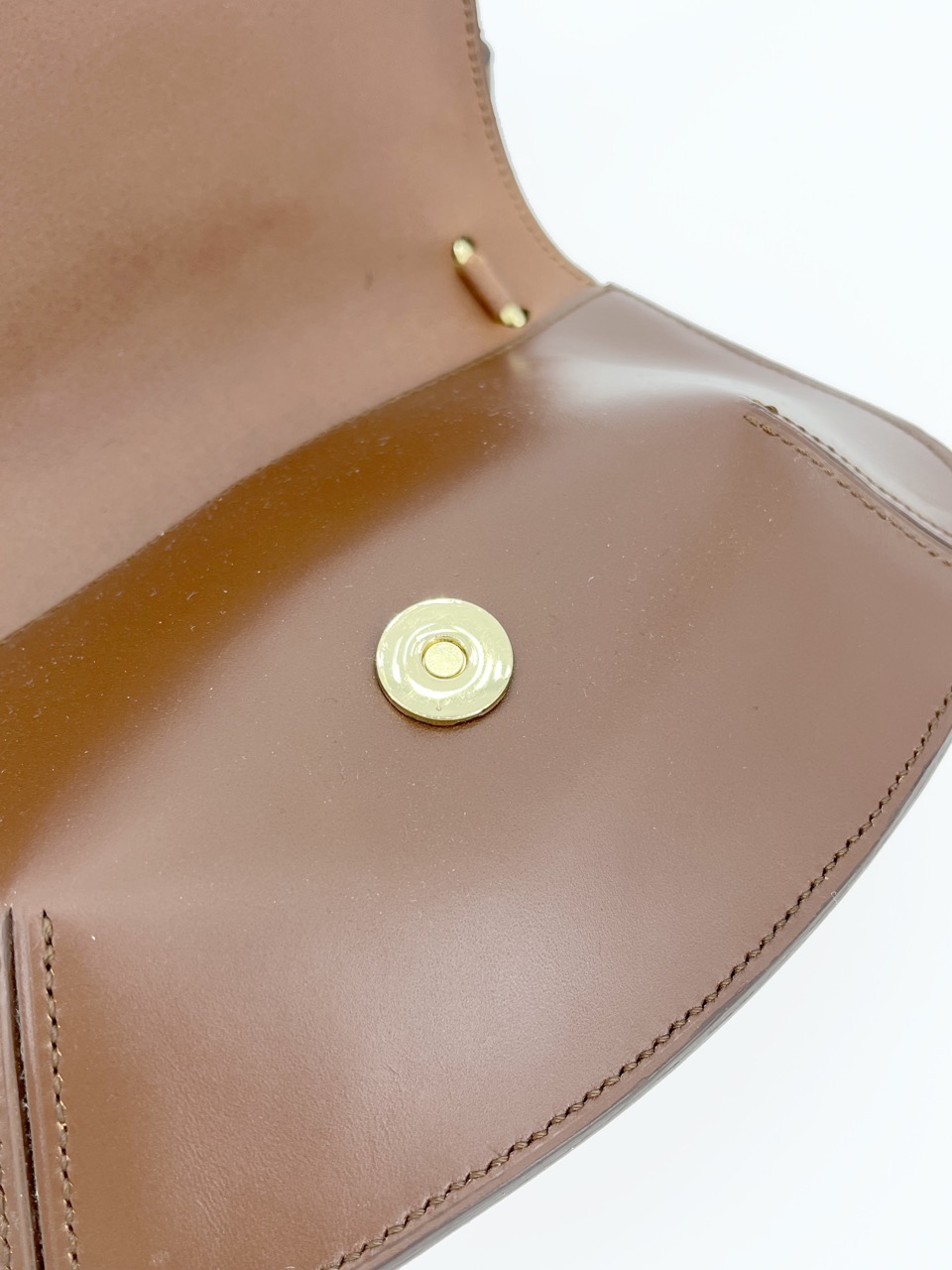 sac a rabat en cuir a bandoulière made in france, creation française